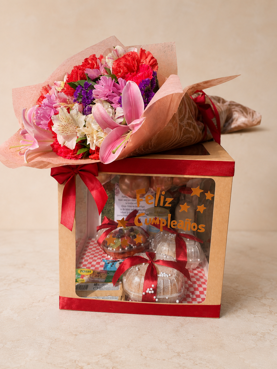 Kit de regalos con mug, chocolate y tarjeta
